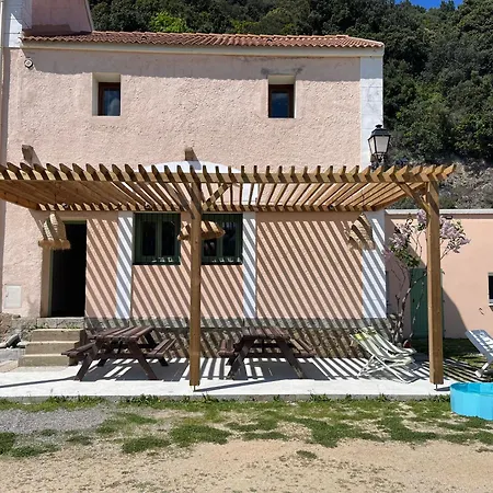 Chez Mai De Bed & Breakfast Novella